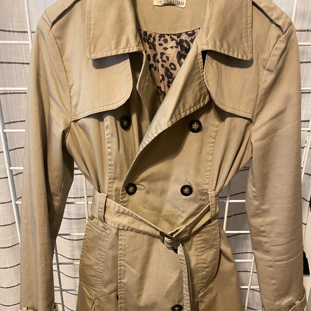 Double Breasted Forver 21 Lined Trenchcoat - Medium - Picture 2 of 6